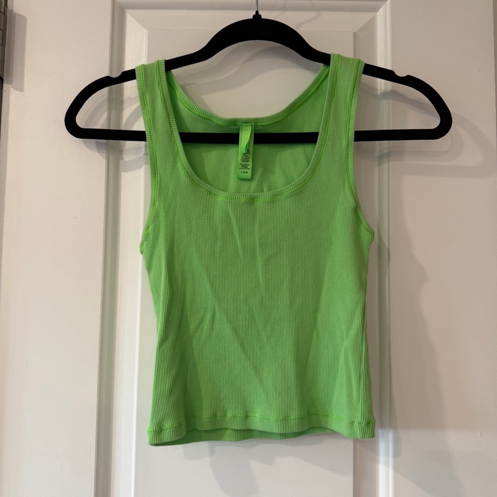 SKIMS ribbed crop tank top